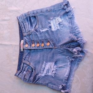 Size 4: REFUGE SHORTS